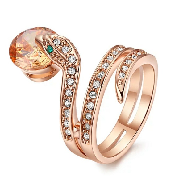 🎀Stunning Rose Gold Crystal Snake Coil Ring - Picture 5 of 5